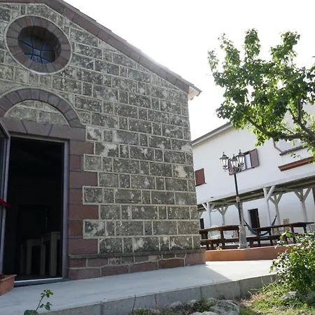 Serra E Mesu לינה וארוחת בוקר