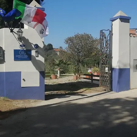 Serra E Mesu לינה וארוחת בוקר