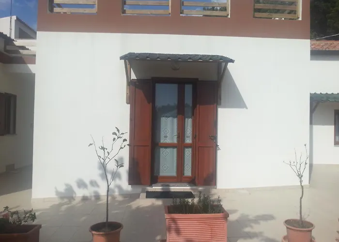 Serra E Mesu Affittacamere Bed & Breakfast 3*