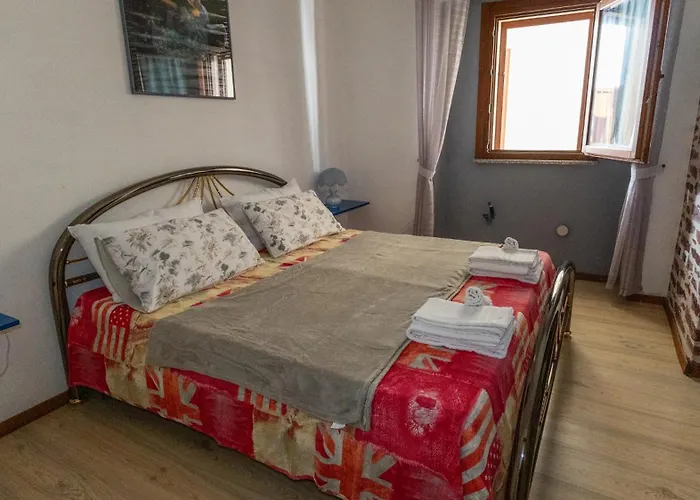 Serra E Mesu Affittacamere Bed & Breakfast 3*